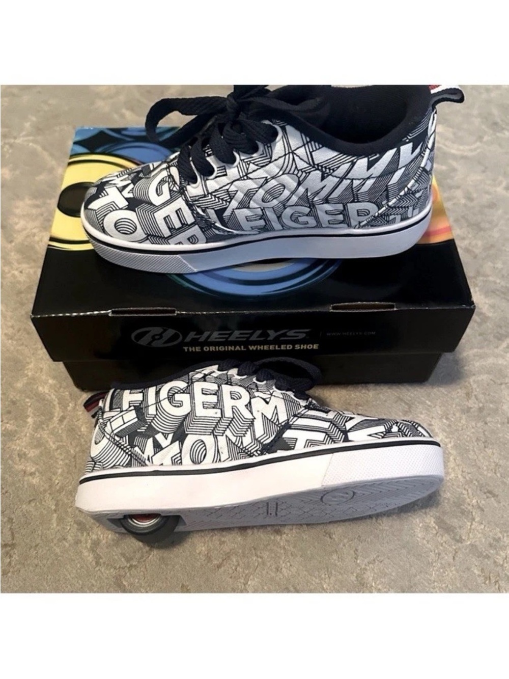 Heelys Tommy Hilfiger Youth Size 2 Classic One Wheel Pro 20 Sneaker Shoes